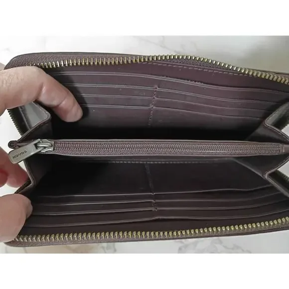 COACH Legacy Burgundy Checked Jacquard Accordion Zip Wallet - EUC - Picture 4 of 6